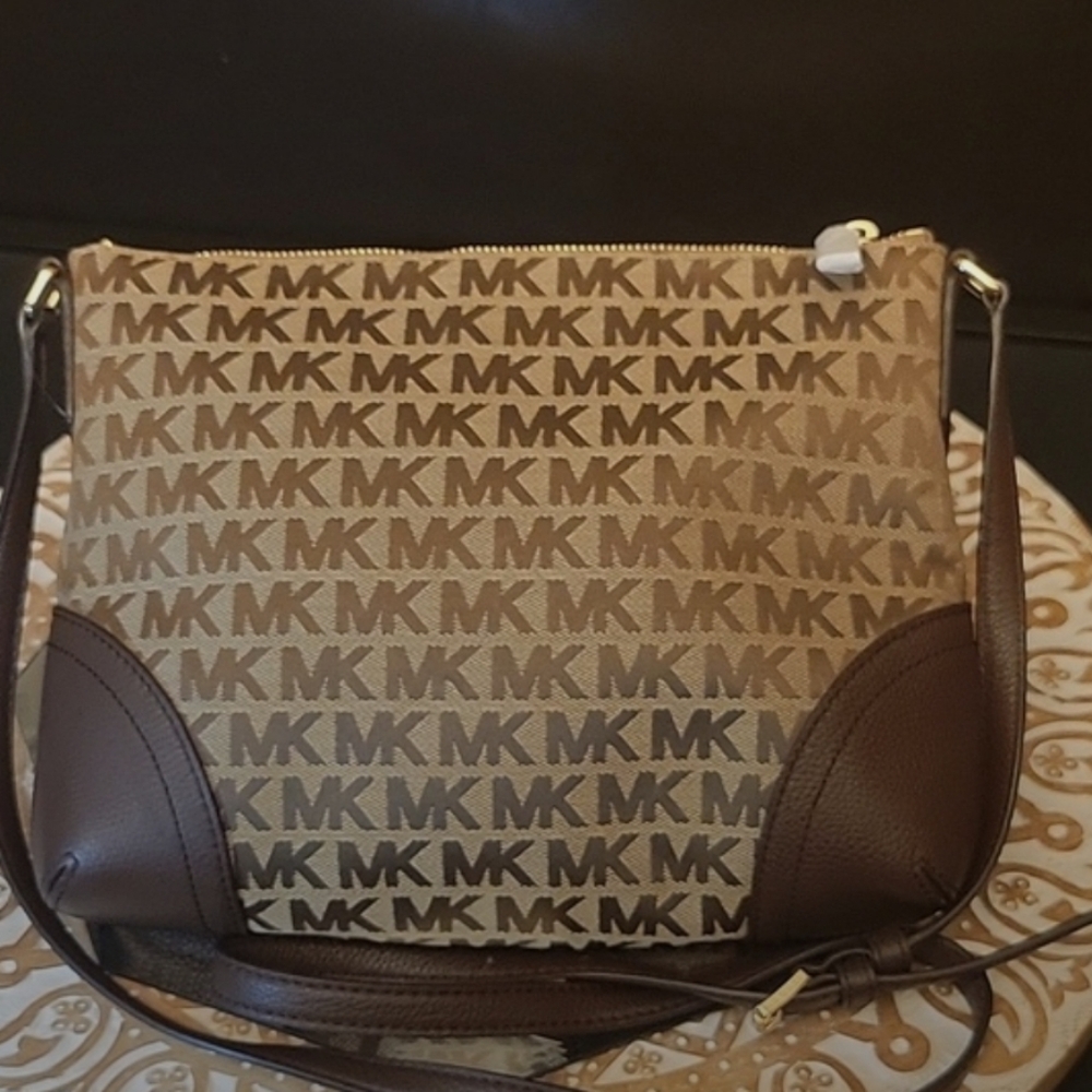 Michael Kors| Fallon MK Signature Monogram Jacquard MD Messenger Bag NWT - Picture 3 of 10
